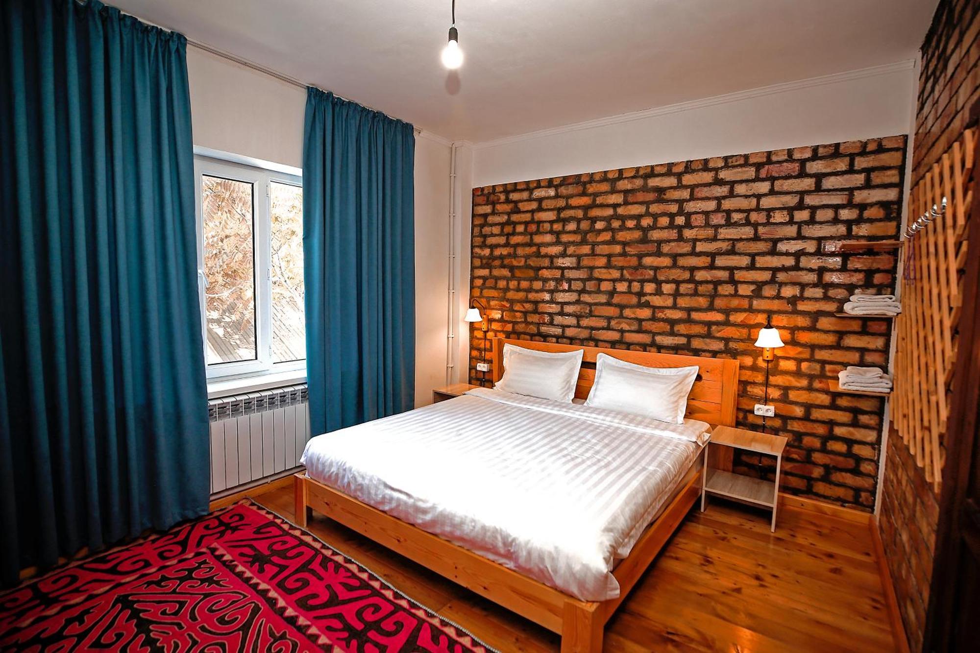 Hotel Good Night Jalal-Abad Kültér fotó