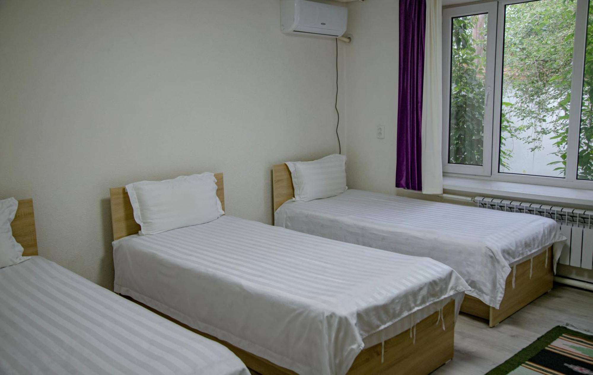 Hotel Good Night Jalal-Abad Kültér fotó