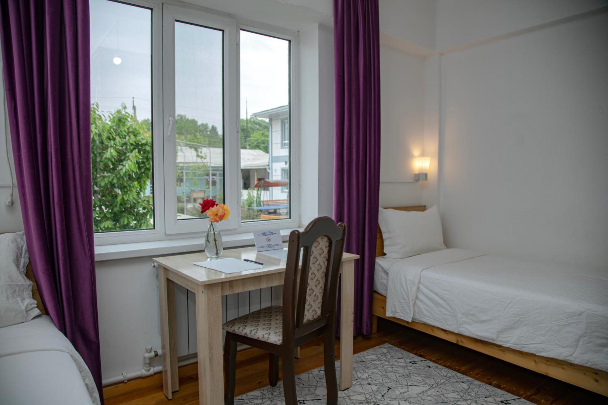 Hotel Good Night Jalal-Abad Kültér fotó