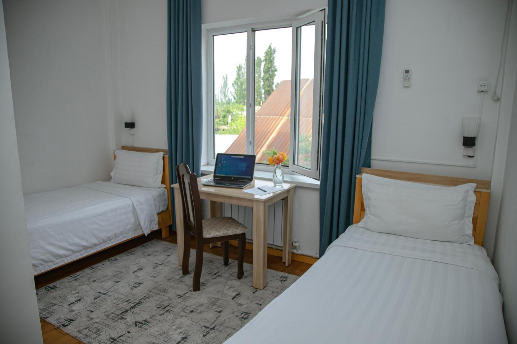 Hotel Good Night Jalal-Abad Kültér fotó